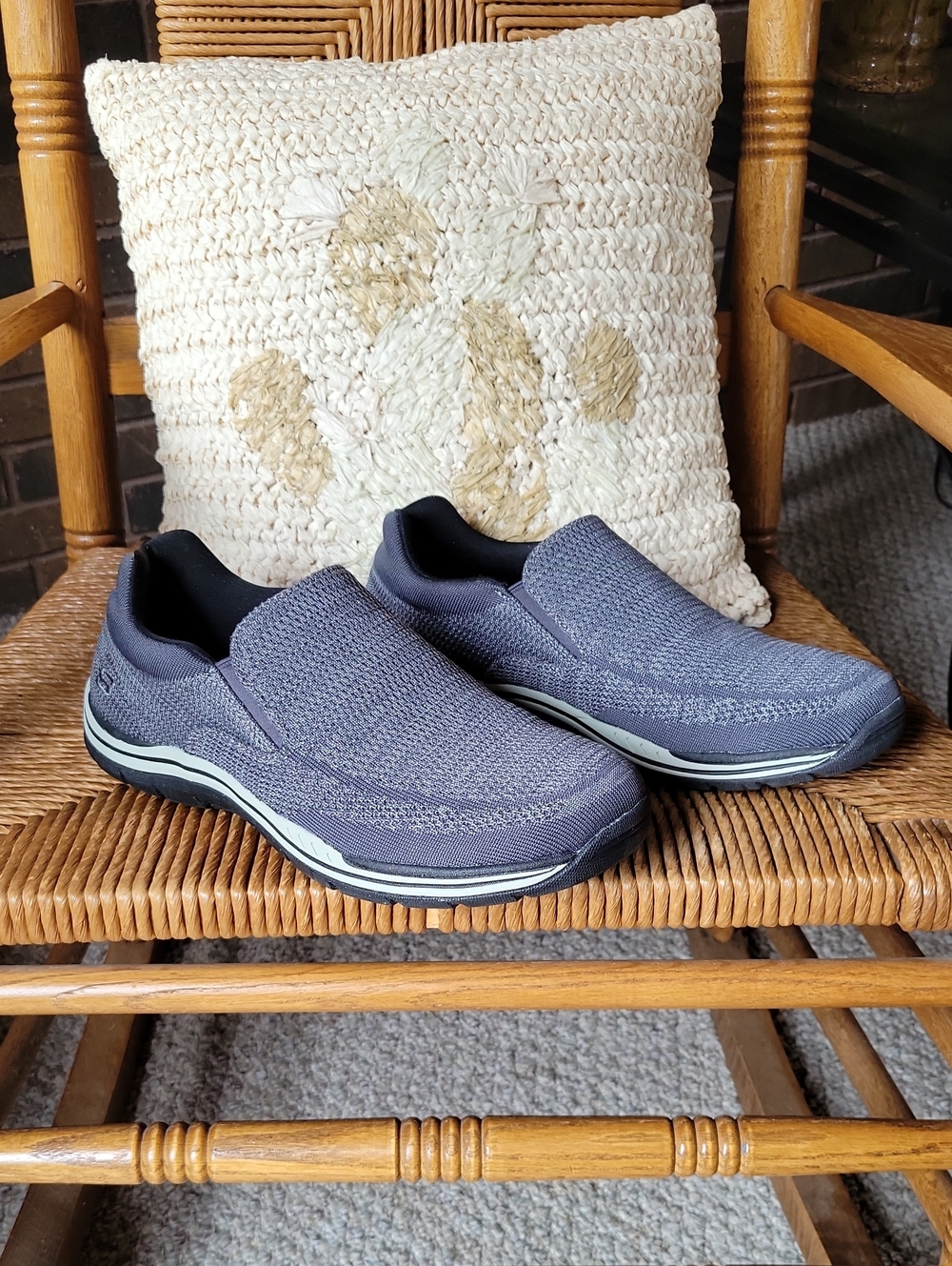 Skechers Slip-On Knit Walking Shoes in Charcoal Gray, size 10EEE, extra wide